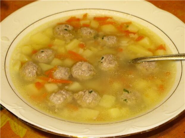 Суп з гароднінай і фрыкадэлькамі - лёгкая страва ў меню тыднёвай дыеты